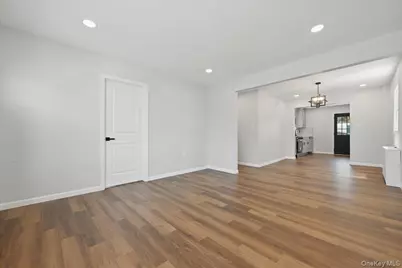 20 Wyona Avenue, Lindenhurst, NY 11757 - Photo 5
