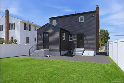 20 Wyona Avenue, Lindenhurst, NY 11757 - Photo 35