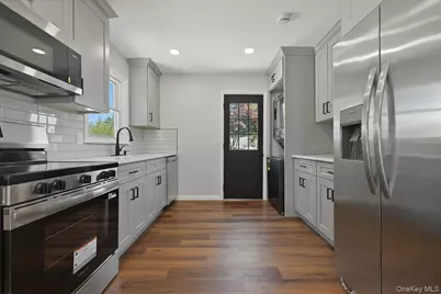 20 Wyona Avenue, Lindenhurst, NY 11757 - Photo 13
