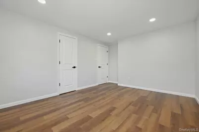 20 Wyona Avenue, Lindenhurst, NY 11757 - Photo 29
