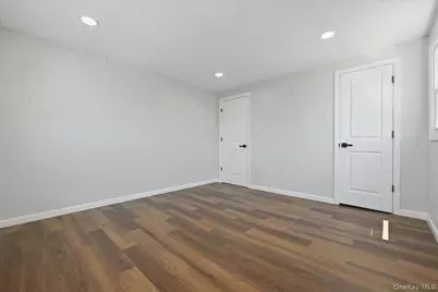 20 Wyona Avenue, Lindenhurst, NY 11757 - Photo 27