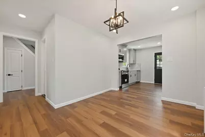 20 Wyona Avenue, Lindenhurst, NY 11757 - Photo 9