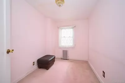 53-19 195th Street, Fresh Meadows, NY 11365 - Photo 13
