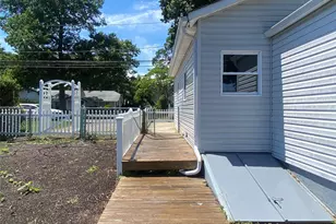 101 Rose Dr, Ronkonkoma, NY 11779 - Photo 5