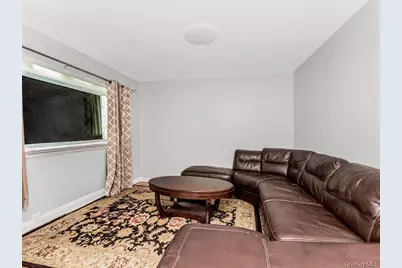 25612 147th Avenue, Rosedale, NY 11422 - Photo 5
