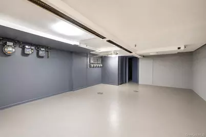 721 E 242nd Street, Bronx, NY 10470 - Photo 27