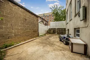 721 E 242nd St, Bronx, NY 10470 - Photo 31