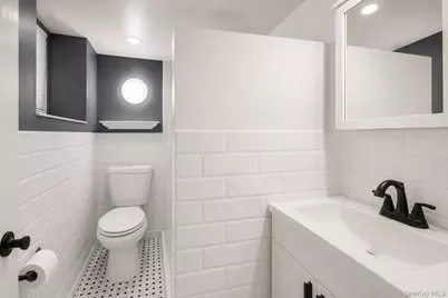 721 E 242nd Street, Bronx, NY 10470 - Photo 25