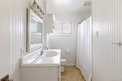 54 Oak Street, Farmingdale, NY 11735 - Photo 11