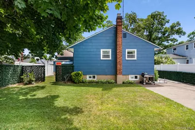54 Oak Street, Farmingdale, NY 11735 - Photo 17
