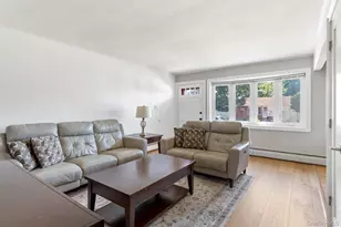 54 Oak St, Farmingdale, NY 11735 - Photo 7