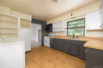 166 Vassar Road, Poughkeepsie, NY 12603 - Photo 7