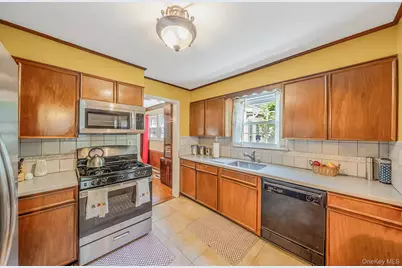 850 Linden Avenue, Baldwin, NY 11510 - Photo 9