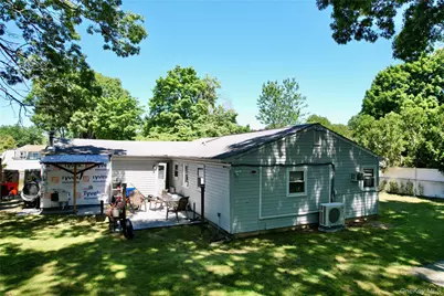 142 Palmer Street, Brentwood, NY 11717 - Photo 19