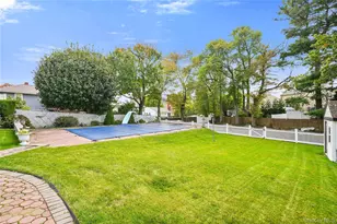 181 Roundhill Dr, Yonkers, NY 10710 - Photo 33