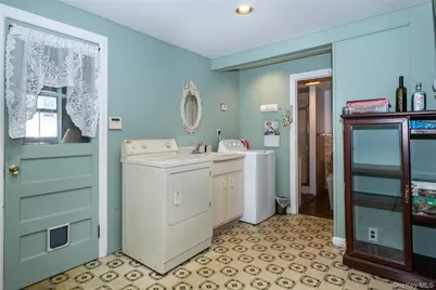 181 Roundhill Drive, Yonkers, NY 10710 - Photo 27