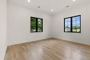 29 Garfield Pl, Roslyn Heights, NY 11577 - Photo 23