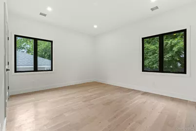 29 Garfield Place, Roslyn Heights, NY 11577 - Photo 21