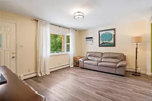 32 Juniper Ave, Patchogue, NY 11772 - Photo 7