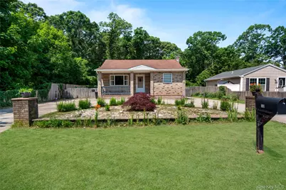 32 Juniper Avenue, Patchogue, NY 11772 - Photo 3