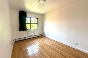 120-25 Ketch Ct, Flushing, NY 11356 - Photo 9