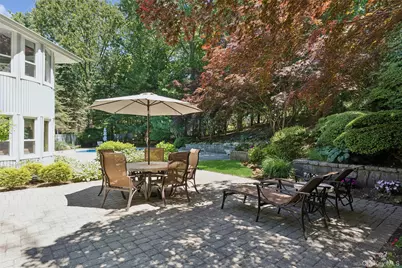 2 Greenwood Lane, Woodbury, NY 11797 - Photo 43