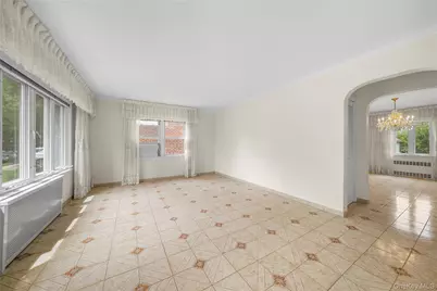 131 Primrose Drive, New Hyde Park, NY 11040 - Photo 7