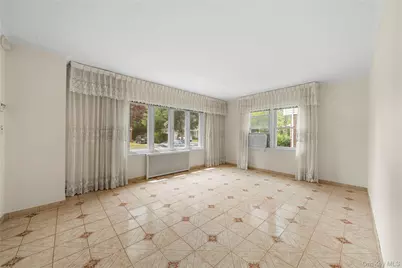 131 Primrose Drive, New Hyde Park, NY 11040 - Photo 9