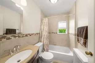 131 Primrose Dr, New Hyde Park, NY 11040 - Photo 17