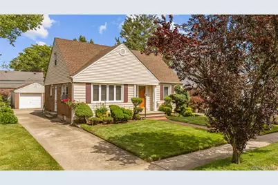 131 Primrose Drive, New Hyde Park, NY 11040 - Photo 3