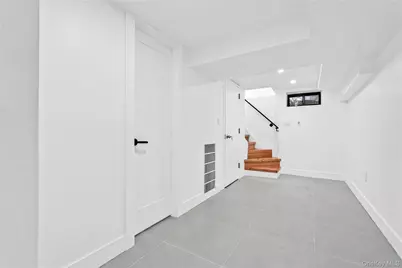 1050 E 31st Street, Brooklyn, NY 11210 - Photo 25