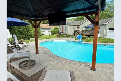 15 Crane Neck Drive, Sound Beach, NY 11789 - Photo 17