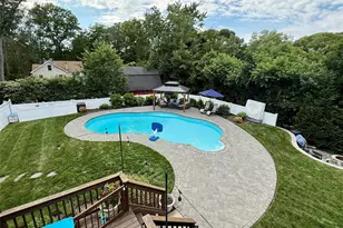 15 Crane Neck Dr, Sound Beach, NY 11789 - Photo 3