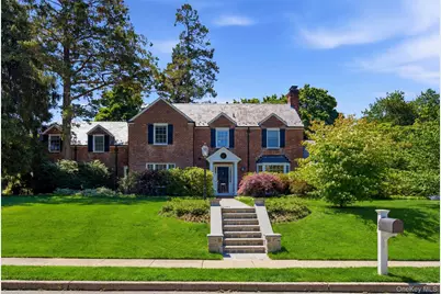 2 Saint Marks Place, Cold Spring Harbor, NY 11724 - Photo 3