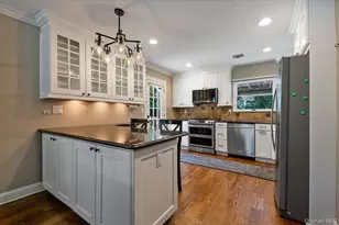 16 Brook Ln, Smithtown, NY 11787 - Photo 11