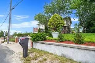 296 Longneck Blvd, Flanders, NY 11901 - Photo 3