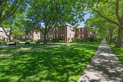 86-29 Shore Parkway #96, Howard Beach, NY 11414 - Photo 13