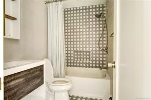 867 Bryant St, Woodmere, NY 11598 - Photo 11