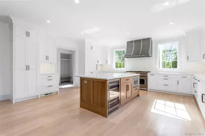 152 South Road, Westhampton, NY 11977 - Photo 13