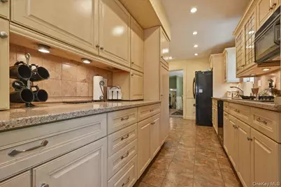 40 Bayview Avenue, Amityville, NY 11701 - Photo 11