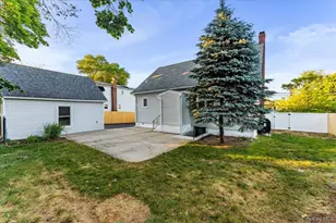 41 S Oregon Rd, West Babylon, NY 11704 - Photo 27