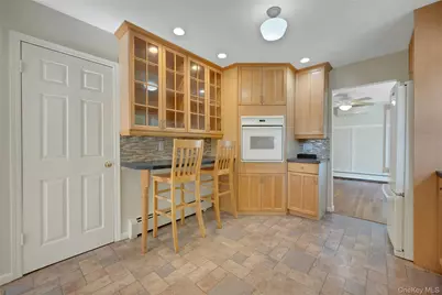 213 Florence Street, Mamaroneck, NY 10543 - Photo 15