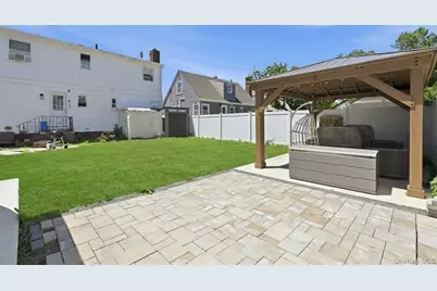 105 N Montague Street, Valley Stream, NY 11580 - Photo 19