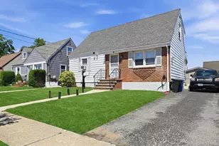 105 N Montague St, Valley Stream, NY 11580 - Photo 3