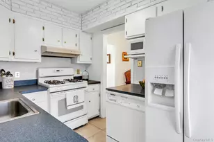 20 Law St, Valley Stream, NY 11580 - Photo 9