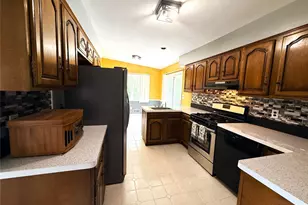 2898 Springhurst St, Yorktown Heights, NY 10598 - Photo 9