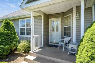 174 Adele Ct, Riverhead, NY 11901 - Photo 7