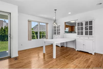 174 Adele Court, Riverhead, NY 11901 - Photo 9