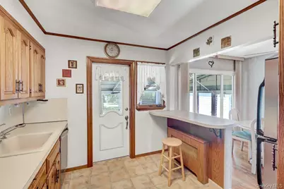 955 Cedar Court, Franklin Square, NY 11010 - Photo 11