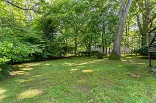 4 Pin Oak Ln, White Plains, NY 10606 - Photo 23